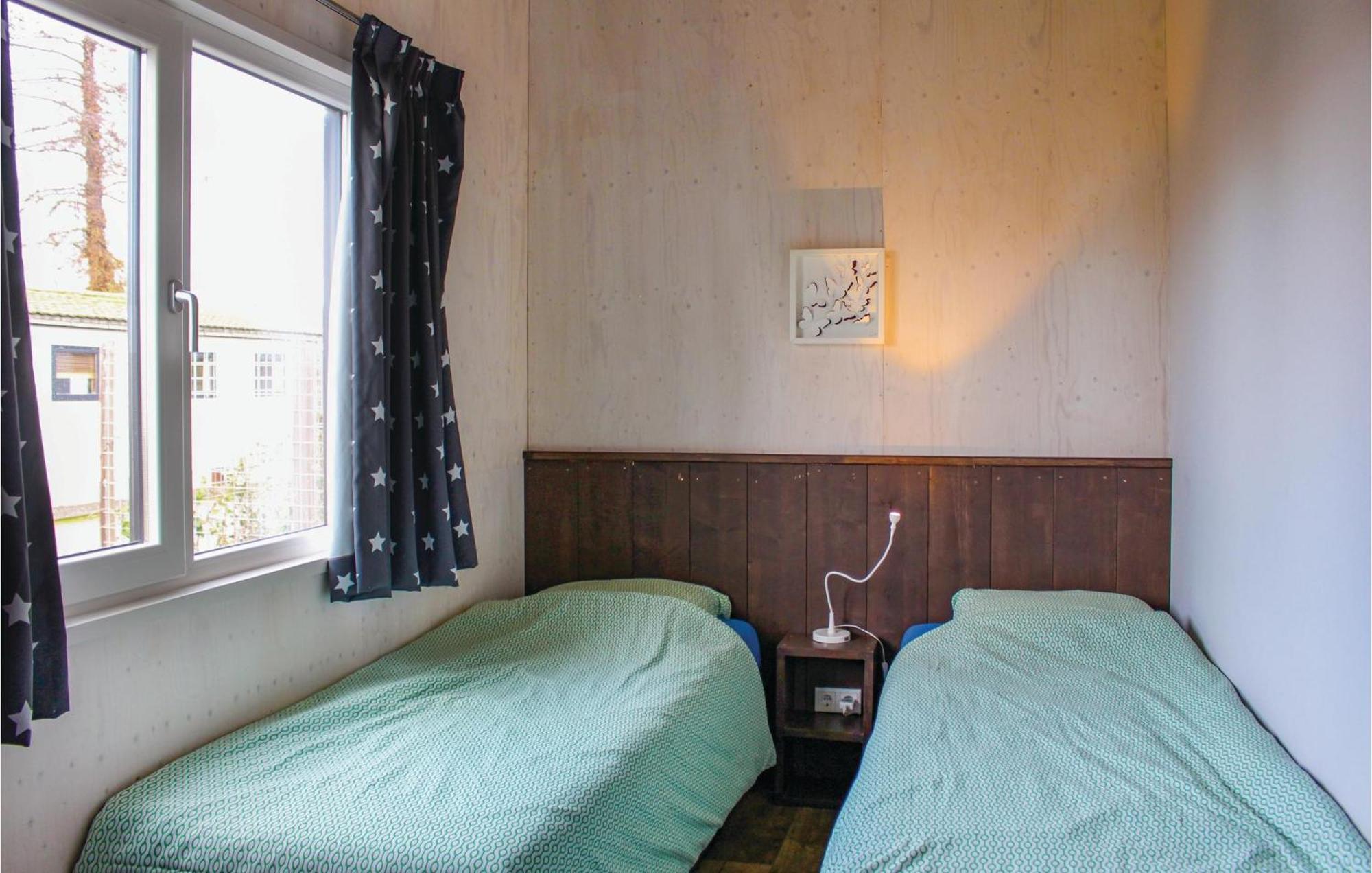 Beautiful Home In Sint-Annaland With Wifi Екстериор снимка